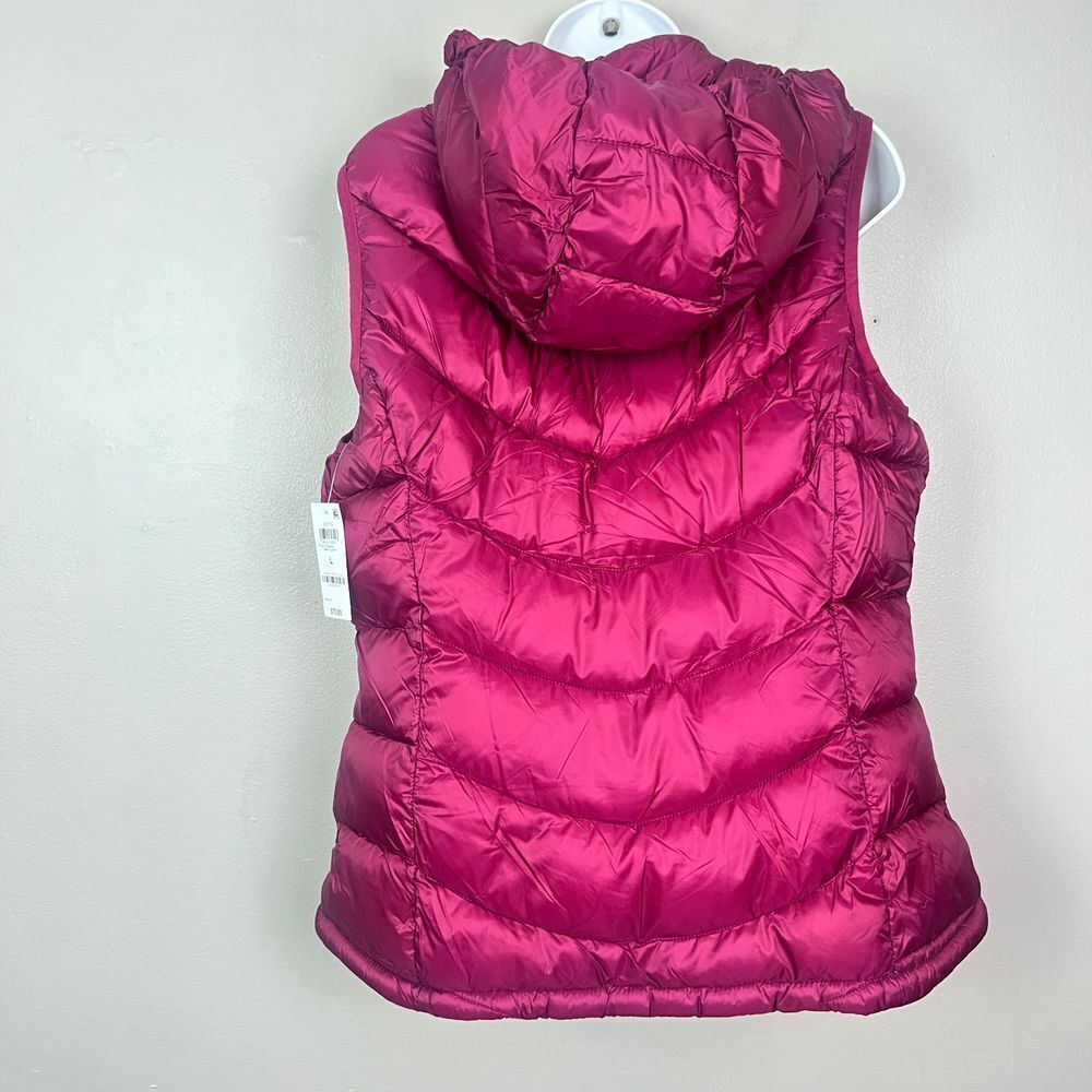 Charter Club‎ Women's Packable Hooded Puffer Vest Garnet Size L - Picture 8 of 9